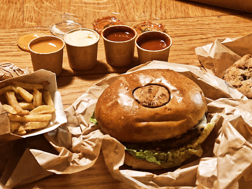 Photo 3 - Studio Burger