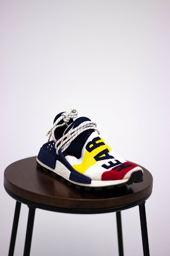 Strawberry Kicks - Visual