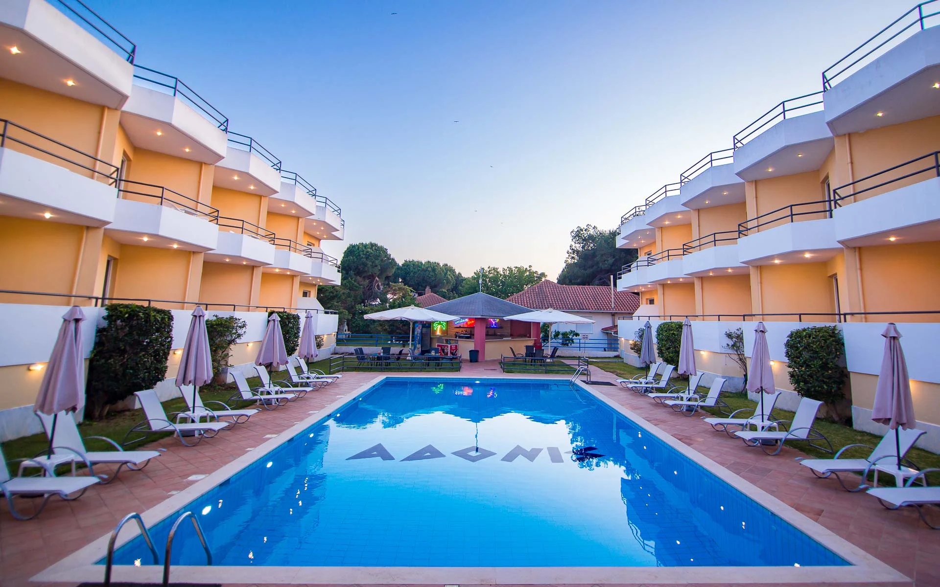 Adonis Hotel & apartments