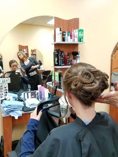 Courtyard Salon LLC - Thumbnail