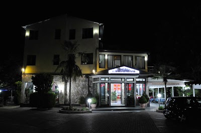 Photos of ISHULLI I LUANEVE