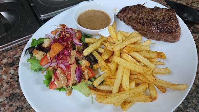 Le Fab's Restaurant
