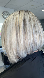 Photo n°21 de L'art de Pl'Hair à Dijon (Salon de coiffure)