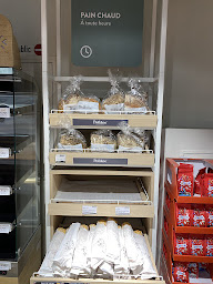 Photo n°8 de Monop’ Versailles Château à Versailles (Supermarché)