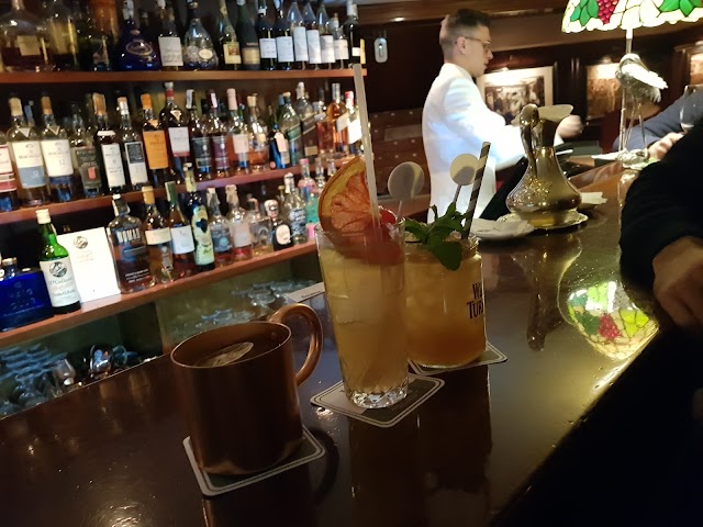 Ideal Cocktail Bar
