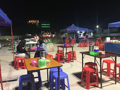 Photos of night market food stalls