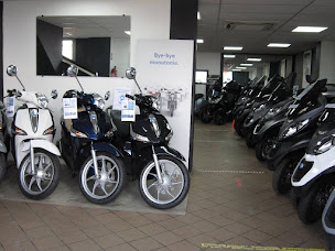 Photo n°2 de Cyber-Scoot à Le Haillan (Magasin de pièces et d'accessoires pour motos)