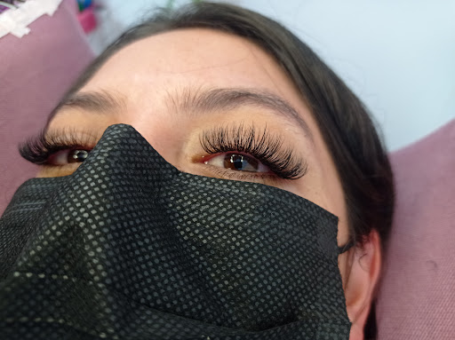 Yg'Lashes - Thumbnail