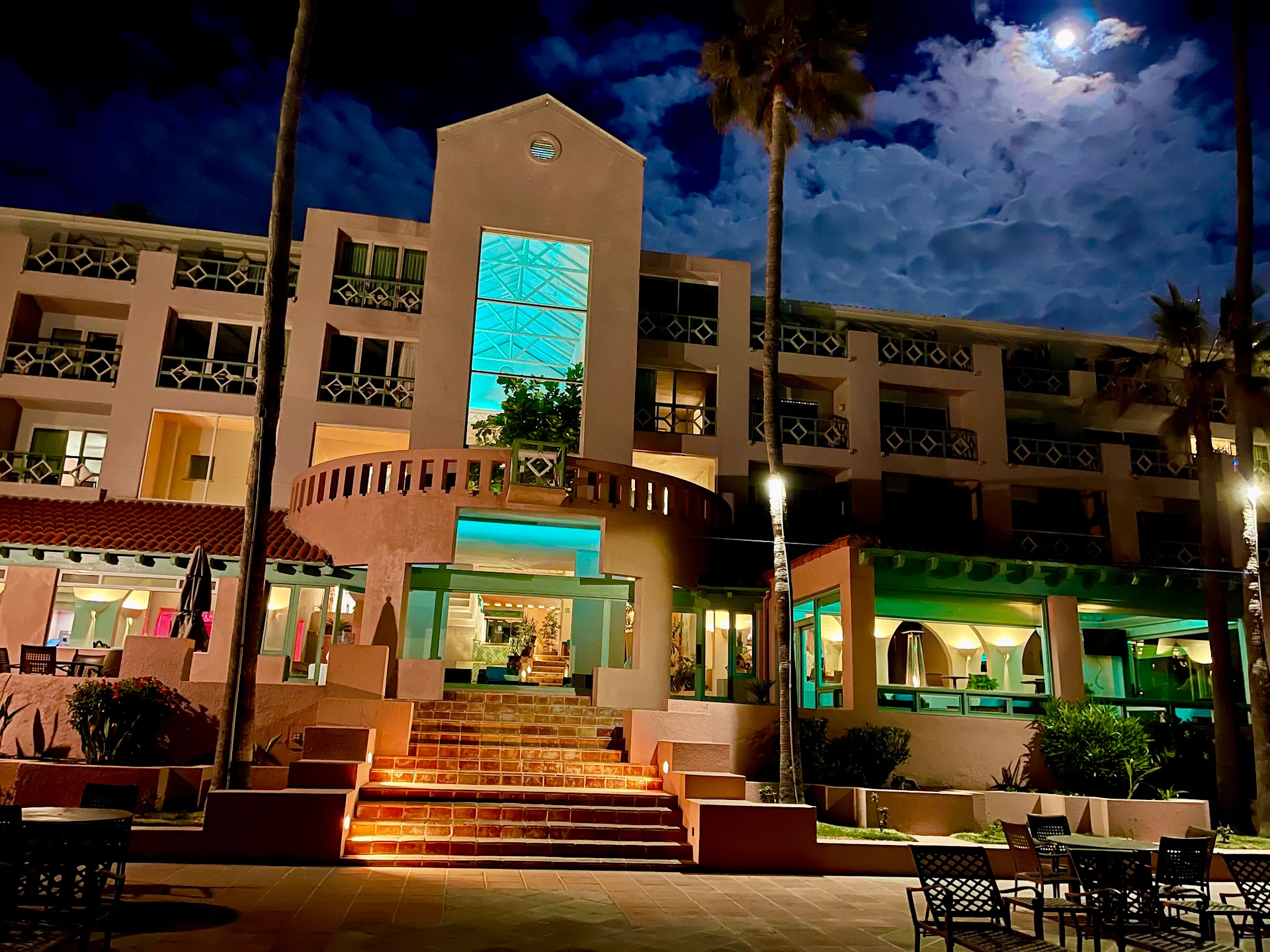Las Rosas Hotel & Spa
