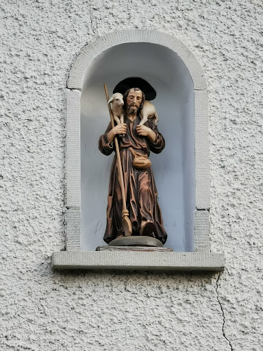 Altes Wirtschaftsgebäude mit Bildstock - Thumbnail