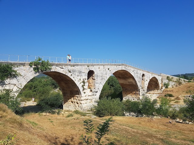 Pont-Julien