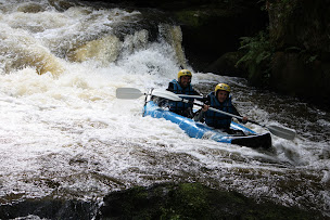 Photo n°15 de Adrénaline Rafting Morvan : Rafting, Hydrospeed, Canoé/Kayak-raft dans la Nièvre en Bourgogne. EVG/EVJF à Chalaux (Centre de loisirs)