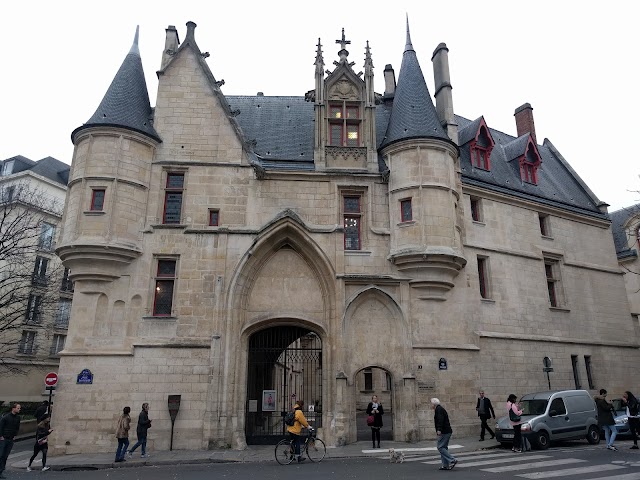 Bibliothèque Forney