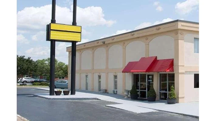 Super 8 by Wyndham Greensboro