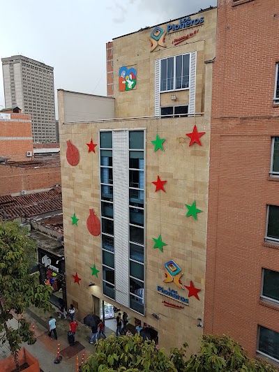 Photos of Mall Pioneros