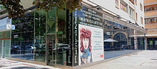 Centro de Formación Profesional Peluquería y Estética Ramiro Mata