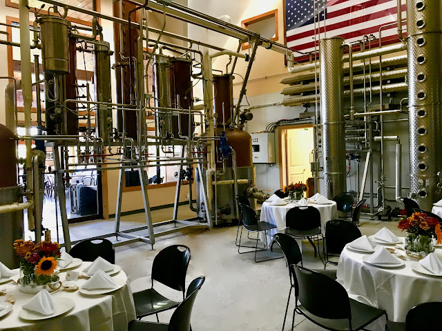 Dancing Cat Saloon by null