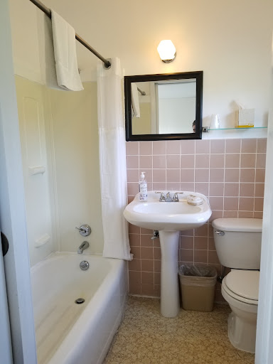 Hickory Hill Motel - Thumbnail