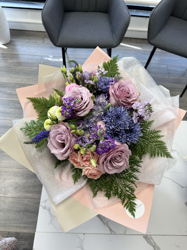Keep Blooming Flower Boutique - Thumbnail