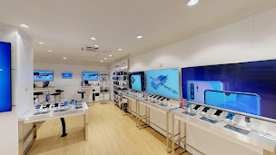 Photo n°30 de Boutique SFR Caen Rue de Strasbourg à Caen (Opérateur téléphonique)