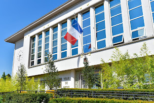 Photo n°1 de Mairie de Bron à Bron (Hôtel de ville)