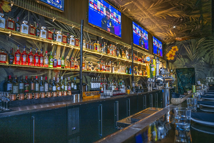 The Canvas Bar by null