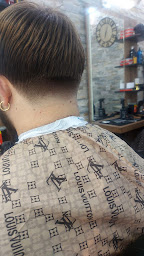 Photo n°13 de Glacière coiffure Homme-Enfant- barbe à Paris (Salon de coiffure)