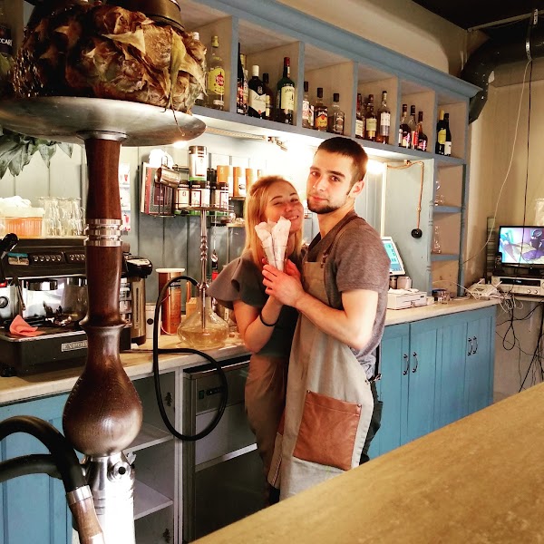 коте вологда. коты в деревенских окнах. коте вологда. чеширский кот вологда. кафе чеширский кот вологда.