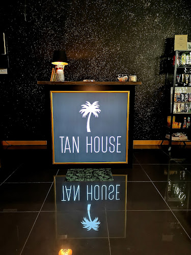 Tan House - solarium i opalanie natryskowe - Salon piękności