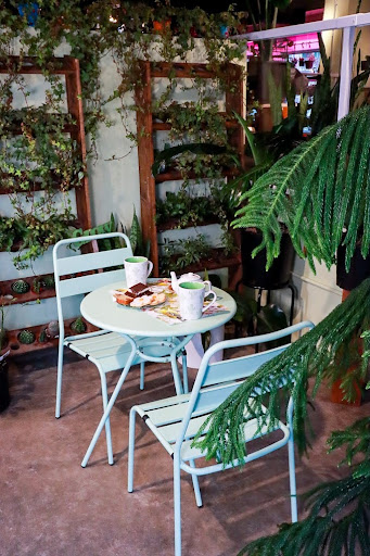 Leaf-N-Bean Cafe - Visual