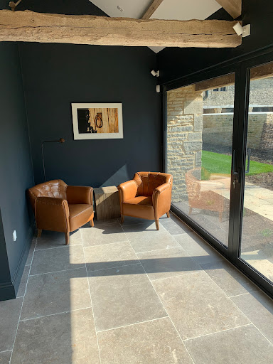 TH Decorating - Visual