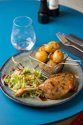 Photo n°32 de Le Resto Ucpa Sport Station Bordeaux à Bordeaux (Restaurant de hamburgers)