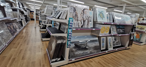 The Range, Worcester - Visual
