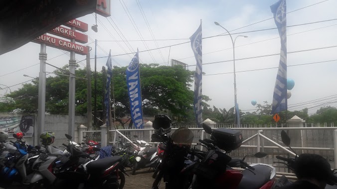 Bengkel & Dealer Yamaha Cibubur, Author: Vivi Wahyuningtias