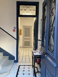 Photo n°7 de Nora - Shiatsu Menton - Yoga Iyengar à Menton (Professeur de yoga)