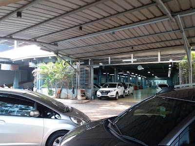 Photos of Honda Pradana Body & Paint