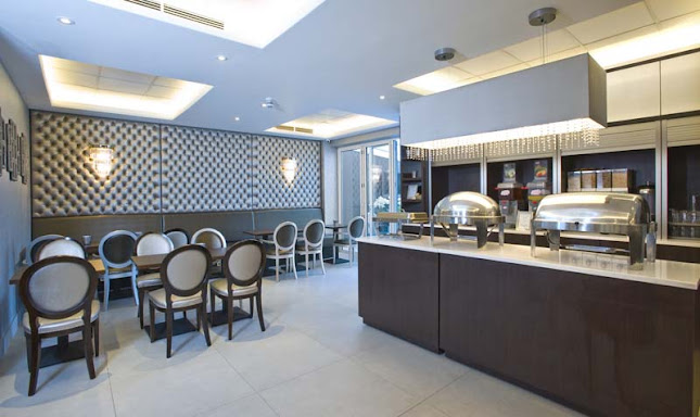 71-73 Chiswick High Rd., Chiswick, London W4 2LS