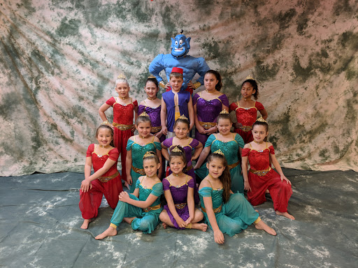 Backstage Dance - Visual