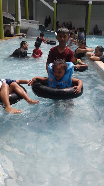 Photos of Lynn Swimming Pool