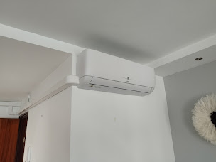 Photo n°8 de ANG'ELEC | Climatisation | Pompe à chaleur | Photovoltaïque | Loire à Leigneux (Usine de panneaux solaires photovoltaïques)