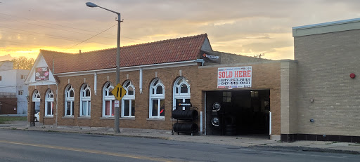Mo Tires - Tire Shop & New & Used Tire Repair Services Waukegan IL - Thumbnail