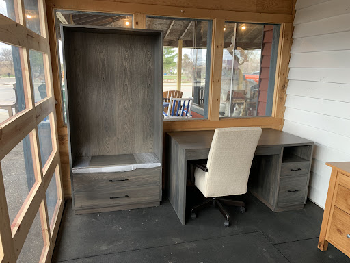 Amish Oak & Americana Furnishings - Thumbnail