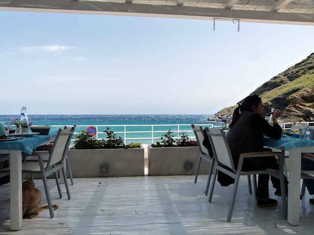 Γυάλια bar-restaurant