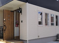 trimming care salon H