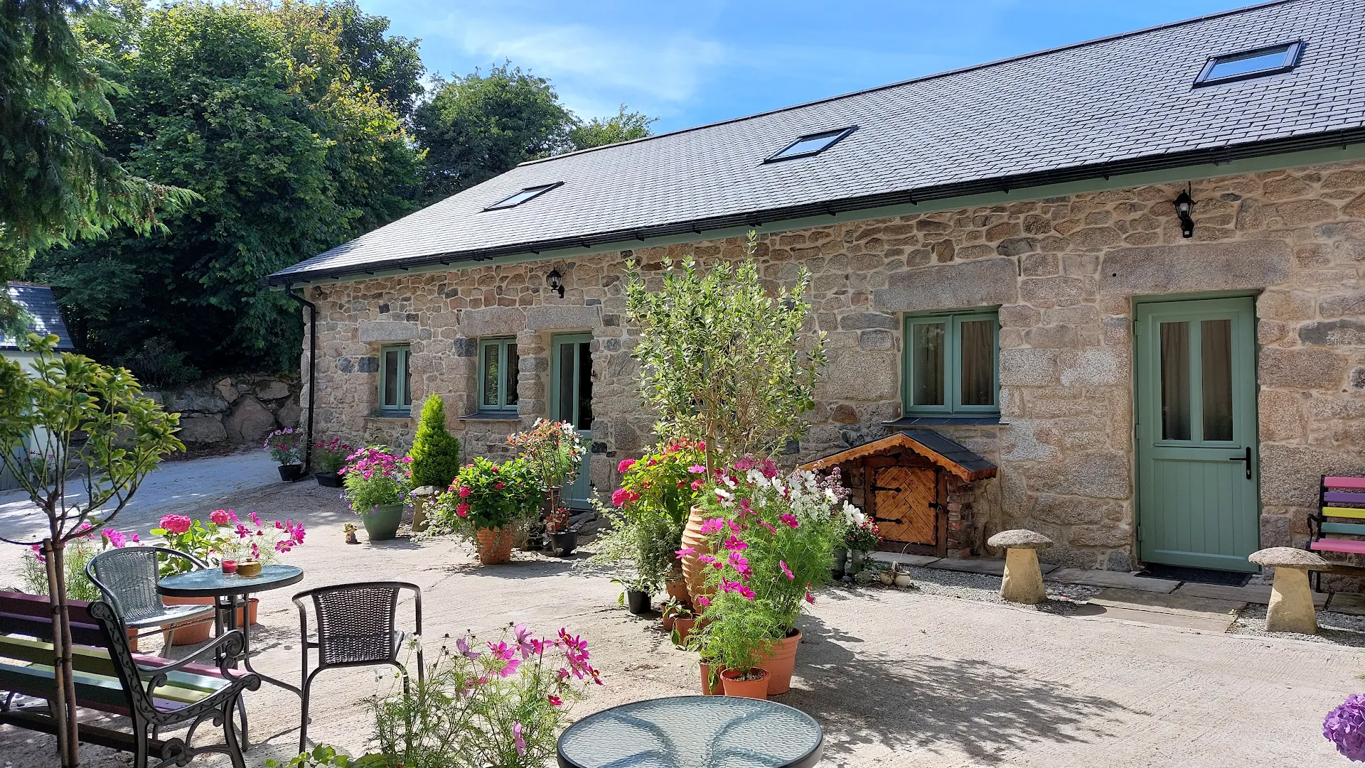 Wesley House Holidays and B & B