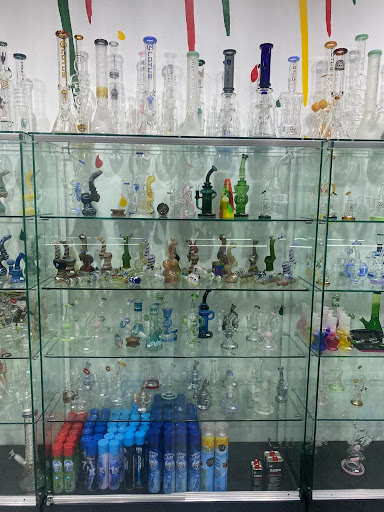 Roll N Lit Smoke Shop - Thumbnail