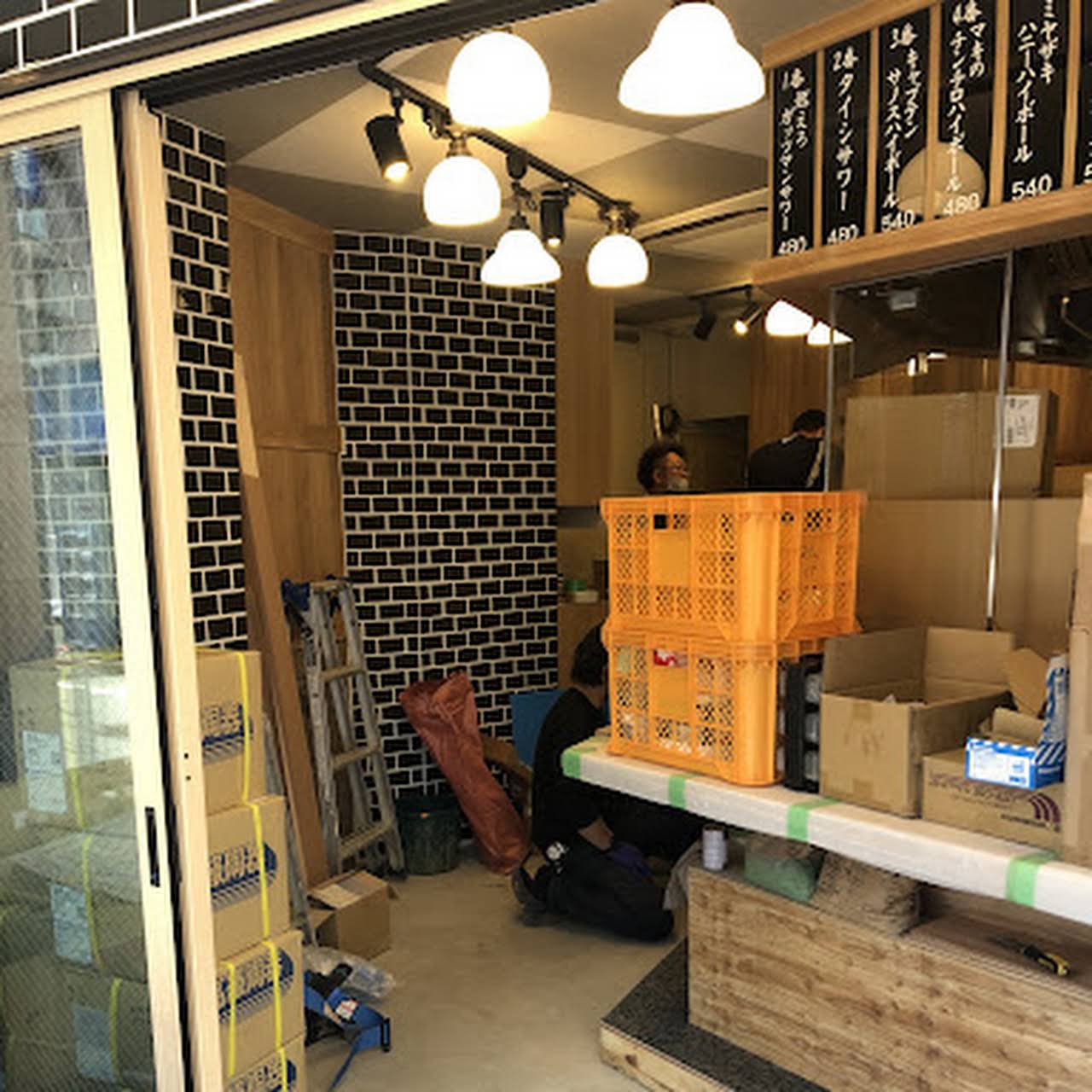 clutch Inc. クラッチ 【全国で500件を超える実績】飲食店／物販店の商業店舗のインテリアデザインや、オフィス・住空間リノベーションの設計デザインをおこなっています。