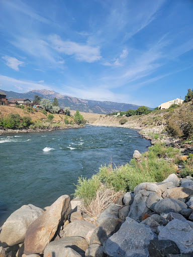 Flying Pig Adventures Yellowstone Whitewater Rafting - Thumbnail