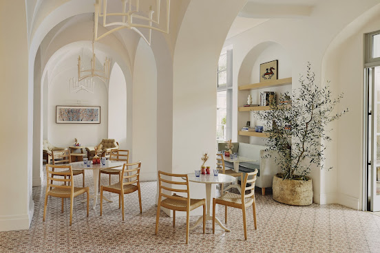 The Maybourne Cafe by null