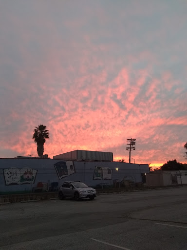 Giant Laundry Center - Thumbnail